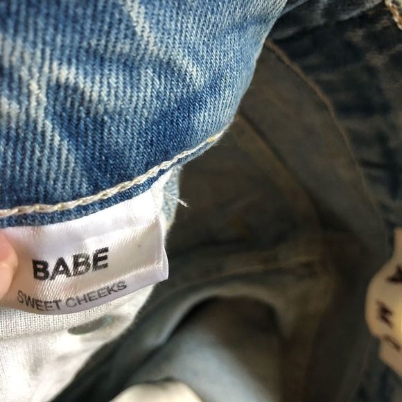 AMO Babe Sweet Cheeks Light Wash Blue Jeans Size 26 - Picture 9 of 9